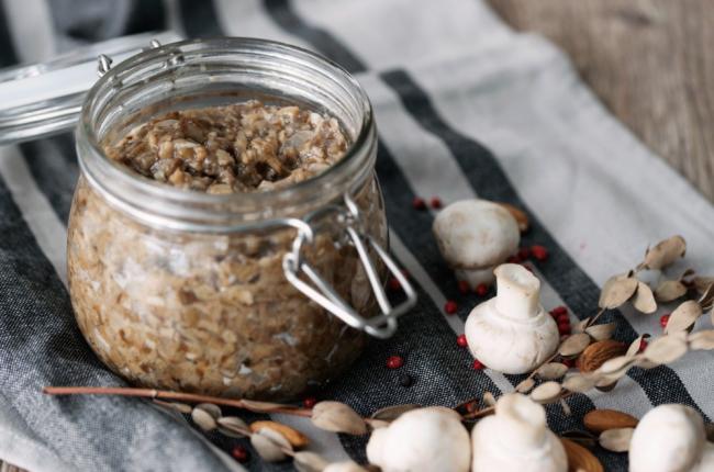 Простые и вкусные рецепты грибной икры из шампиньонов