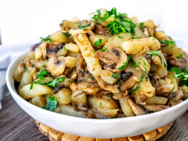 Как вкусно приготовить картошку с грибами шампиньонами