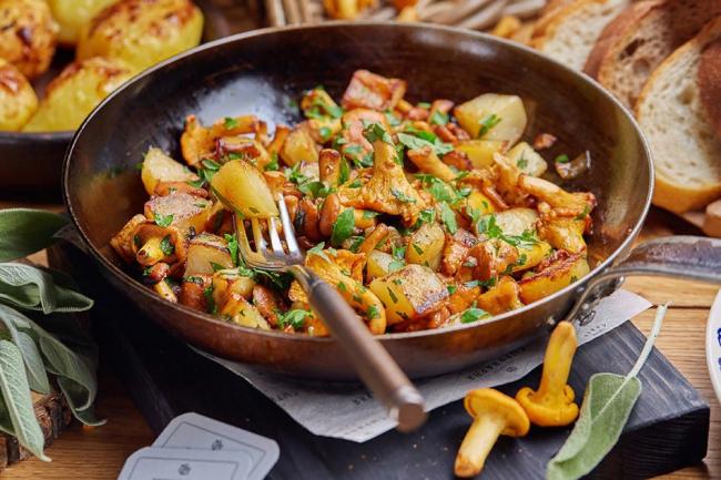 12 простых и вкусных блюд из лисичек и картошки