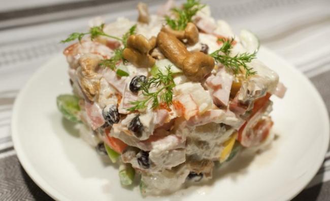 19 вариантов салата с буковыми грибами и куриной грудкой