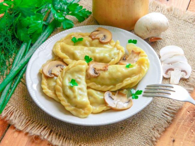Пельмени с грибами рецепт с фото и пошаговым видео - 1000.menu