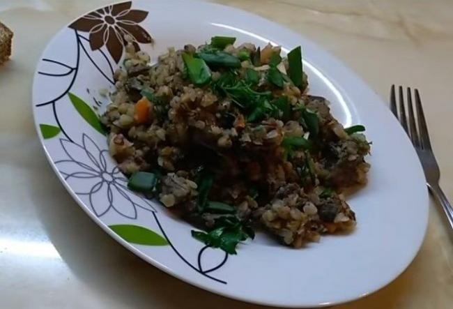 Как приготовить вешенки с луком на сковороде и в духовке