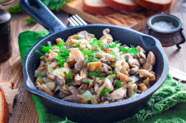 Жареные вешенки с луком рецепт с пошаговыми фото и видео - 1000.menu