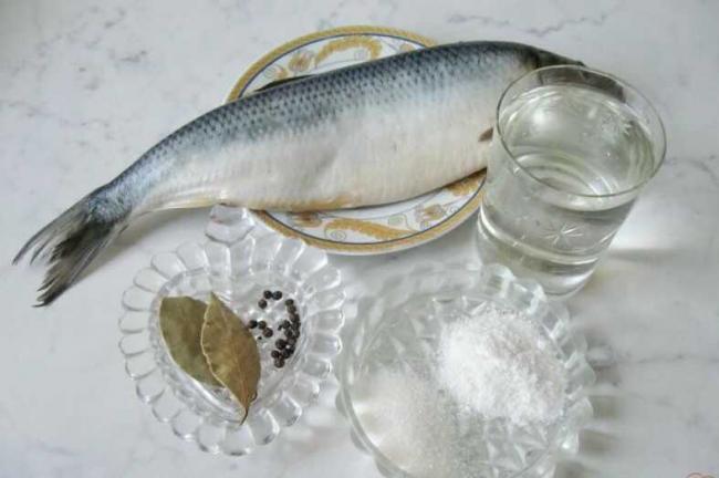 Приготовление маринада для селедки Продукты, необходимые для маринования сельди