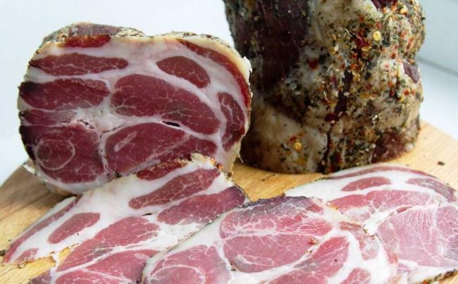 Свиная шея в мокром посоле Вяленая свиная шейка мокрым посолом