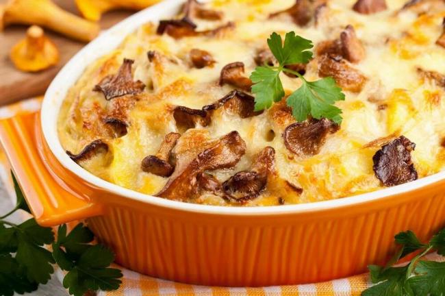 Запеканка с сушеными лисичками и картошкой Запеканка с грибами